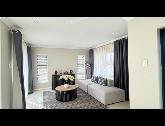 4 BEDROOM HOUSE FOR SALE IN BLUE VALLEY GOLF ESTATE